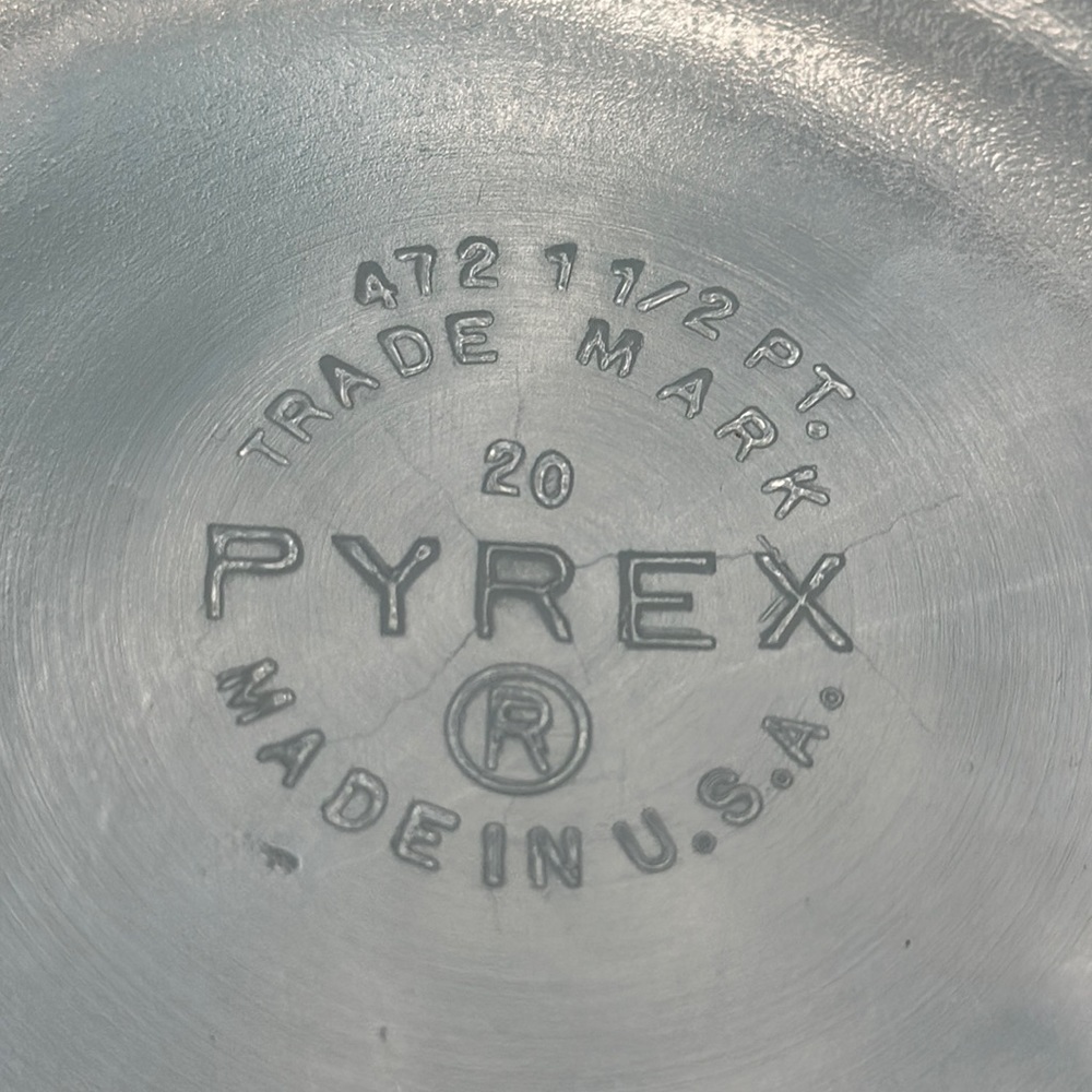 Pyrex Butterprint 1 1/2 Pint Casserole Dish # 472 No Lid EVC - Picture 3 of 13